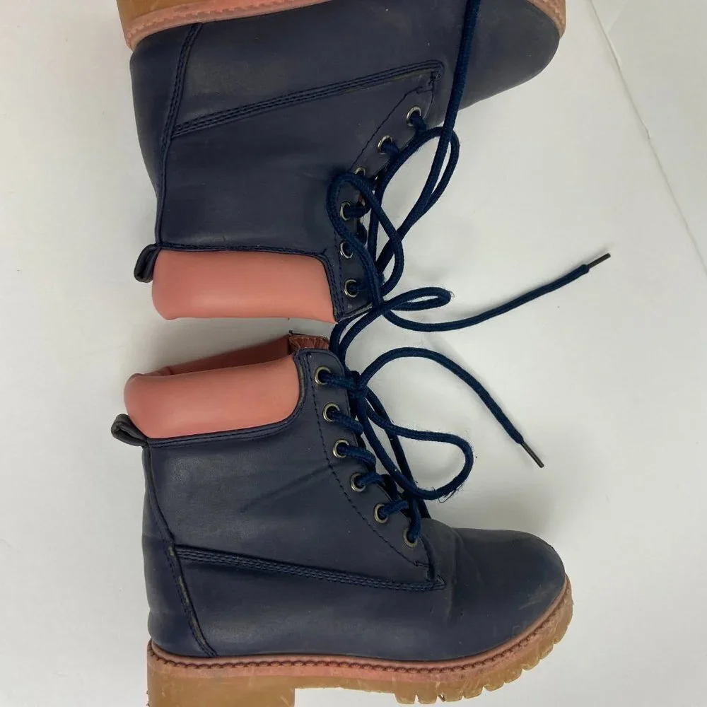 Faux fur inside girls navy and pink boots Sz 10